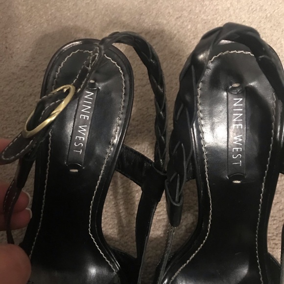 Nine West  Size 10.5 - Picture 2 of 5